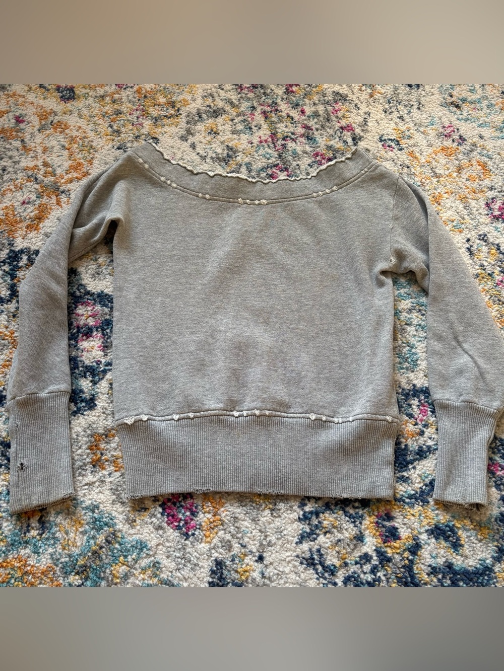 Ruehl No. 925 distressed off-shoulder boatneck sweatshirt in heather gray small
